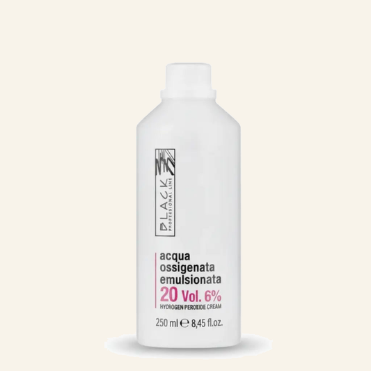 Oxidationsmittel & Farbentwickler Feinarbeiten Salonqualität - Produktfoto auf beigem Hintergrund