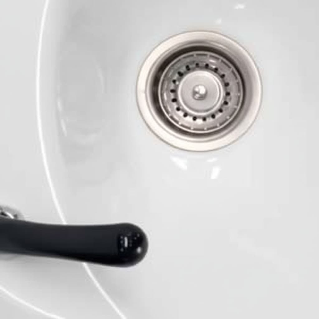 Keramikwaschbecken mit Brausekopf und Haarsieb
