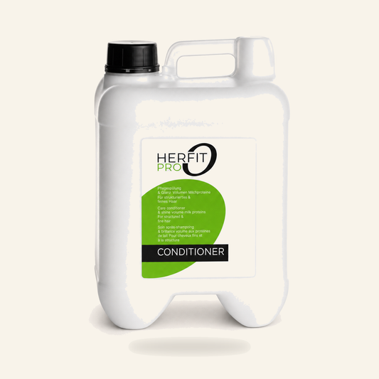 Pflegespülung & Glanz Volumen Milchproteine 5 L - Produktfoto auf beigem Hintergrund