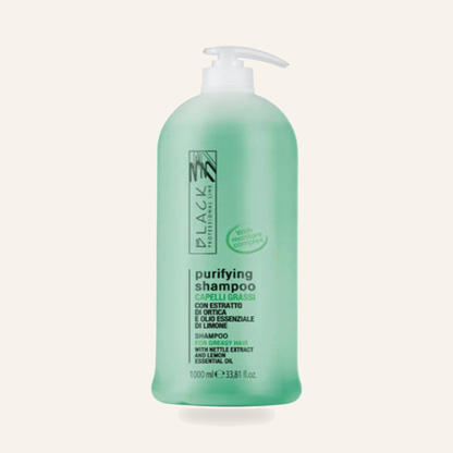 Talgausgleichendes Shampoo - Produktfoto auf beigem Hintergrund